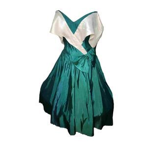 80s Does 50s Full Skirt Off the Shoulder Emerld Green Party Dress Holiday Christ